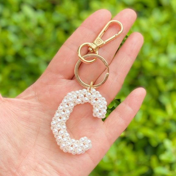Hand Knitted Retro Pearl Initial Key Chain - Picture 7 of 16